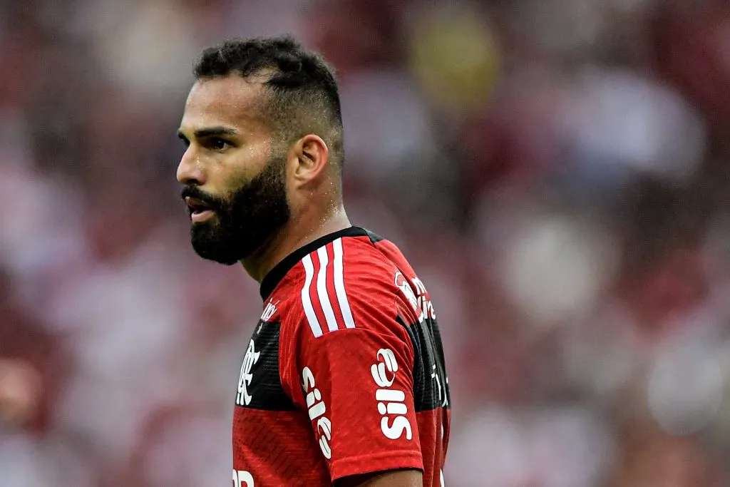 Thiago Maia jogador do Flamengo durante partida contra o Vasco no estadio Maracana pelo campeonato Brasileiro A 2023. Foto: Thiago Ribeiro/AGIF