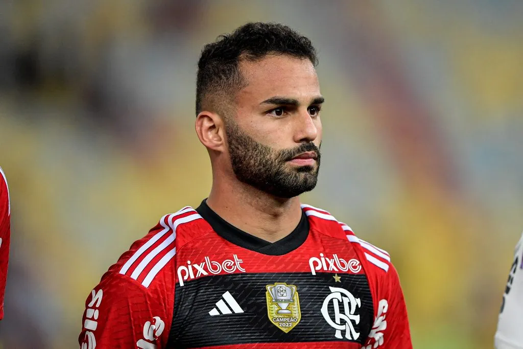 Thiago Maia jogador do Flamengo durante partida contra o Fluminense no estadio Maracana pelo campeonato Copa do Brasil 2023. Foto: Thiago Ribeiro/AGIF