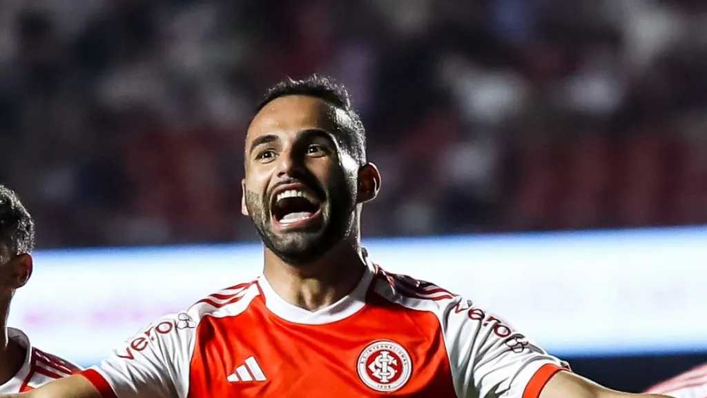 Foto: Marco Miatelo/AGIF – Thiago Maia quer jogar com Neymar, mas transferência não é simples de ser finalizada.