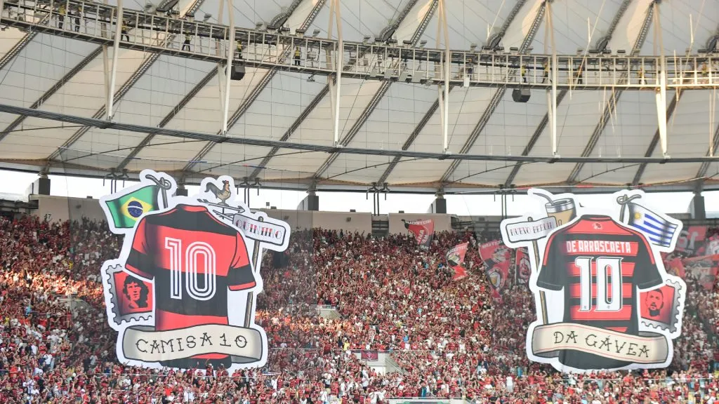 Torcida do Flamengo durante o Clássico dos Milhões no Maracanã – Foto: Thiago Ribeiro/AGIF