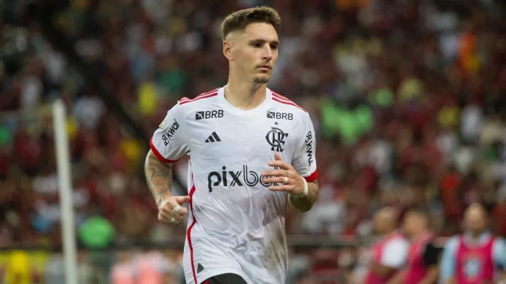 Varela e +3 podem ir embora do Flamengo e de graça; entenda tudo 