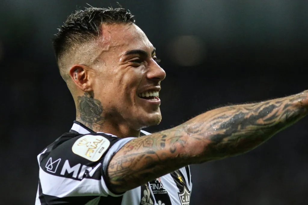 Eduardo Vargas jogador do Atletico-MG comemora seu gol durante partida contra o Athletico-PR no estadio Mineirao pelo campeonato Copa do Brasil 2021. Foto: Fernando Moreno/AGIF
