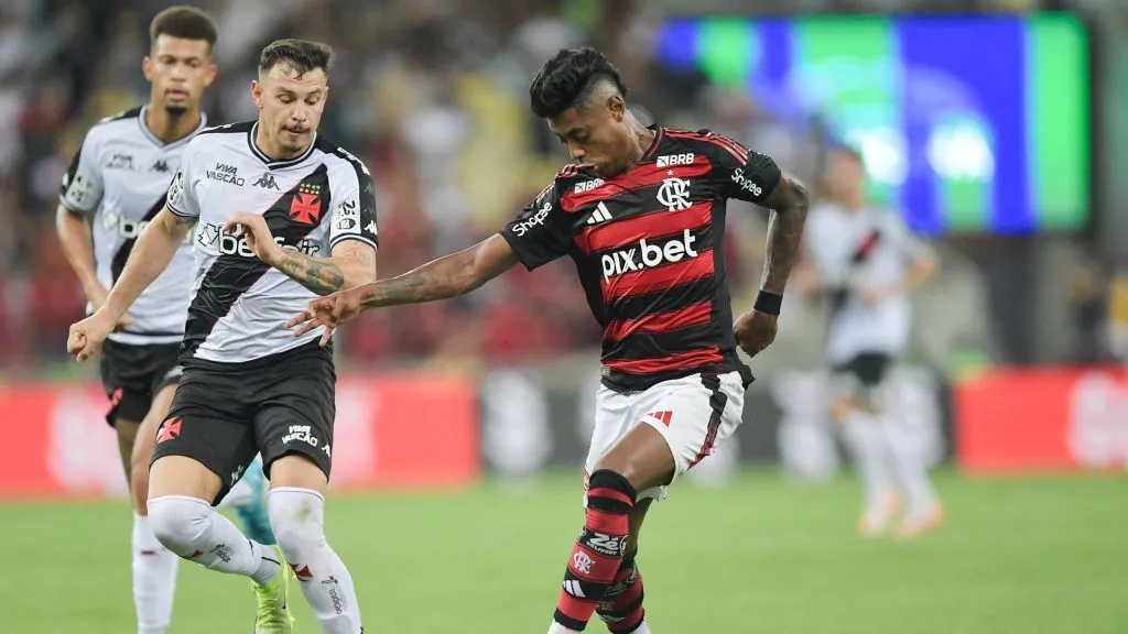 RJ – RIO DE JANEIRO – 08/03/2025 – CARIOCA 2025, FLAMENGO X VASCO – Bruno Henrique jogador do Flamengo durante partida contra o Vasco no estadio Maracana pelo campeonato Carioca 2025. Foto: Thiago Ribeiro/AGIF