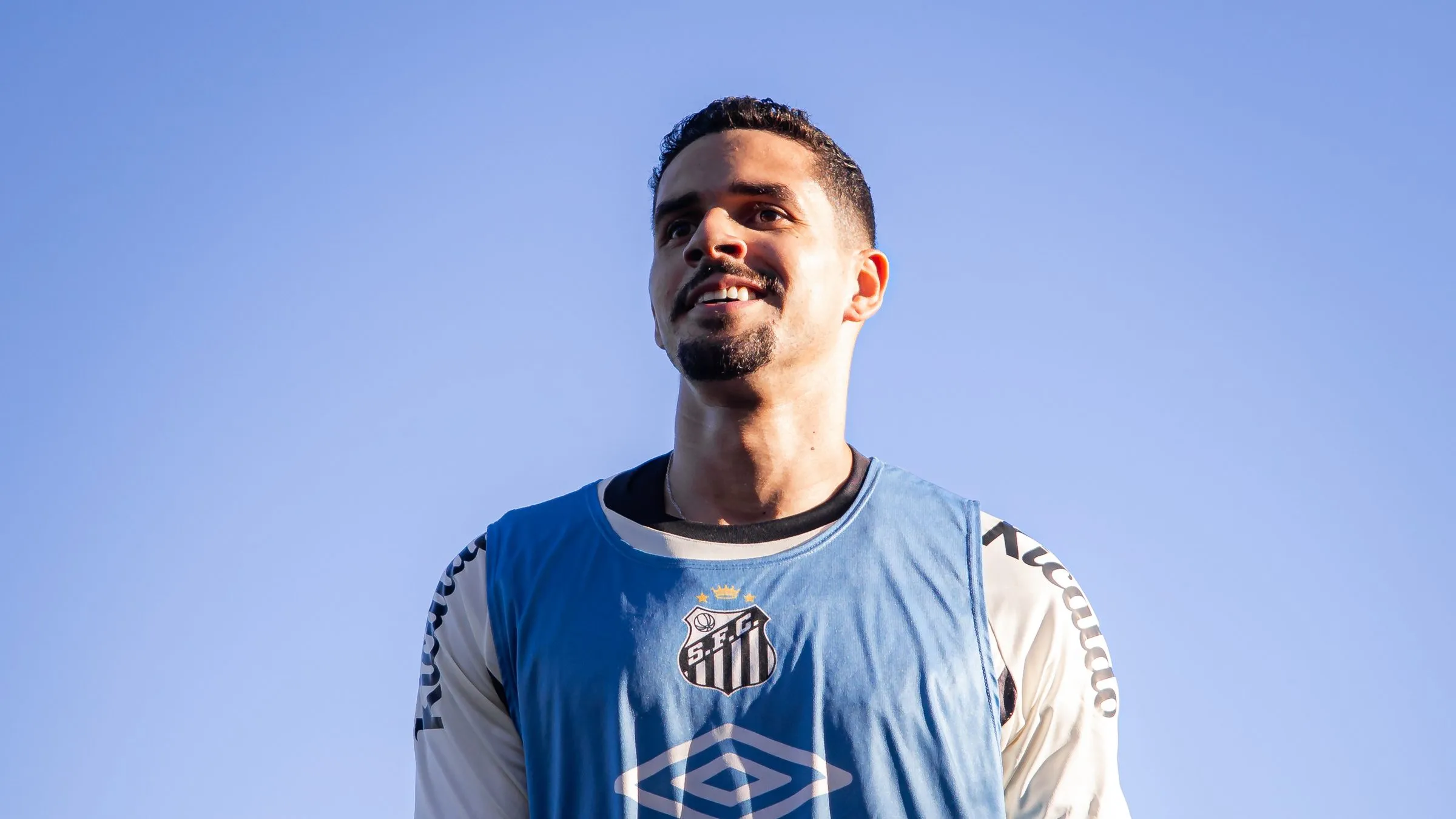 Veríssimo em treinamento no Santos – Foto: Raul Baretta/ Santos FC.