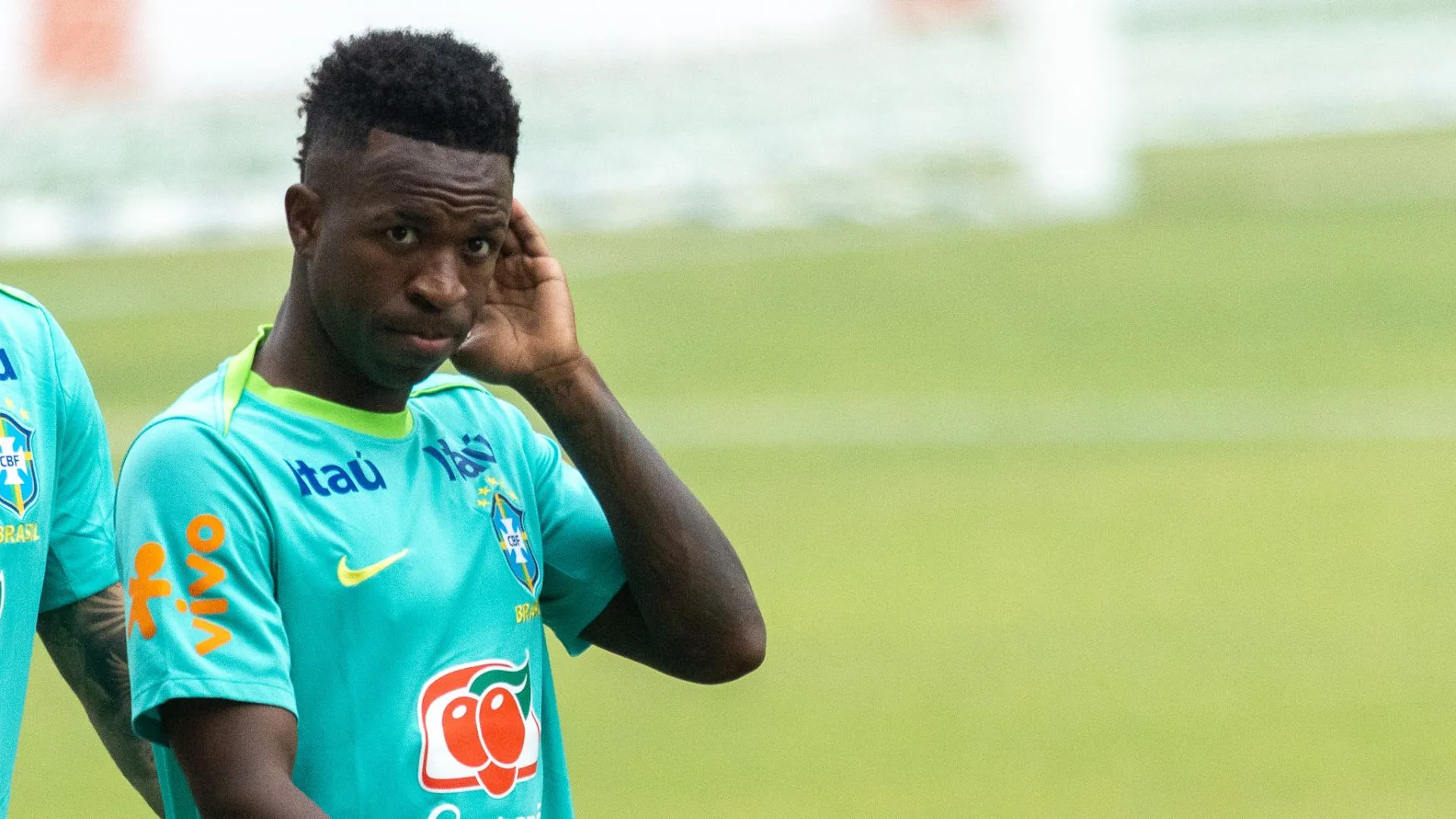 Vinícius Júnior chega à Copa com números abaixo de ídolos e vê debate crescer na Seleção — Foto Fernando TorresAGIF