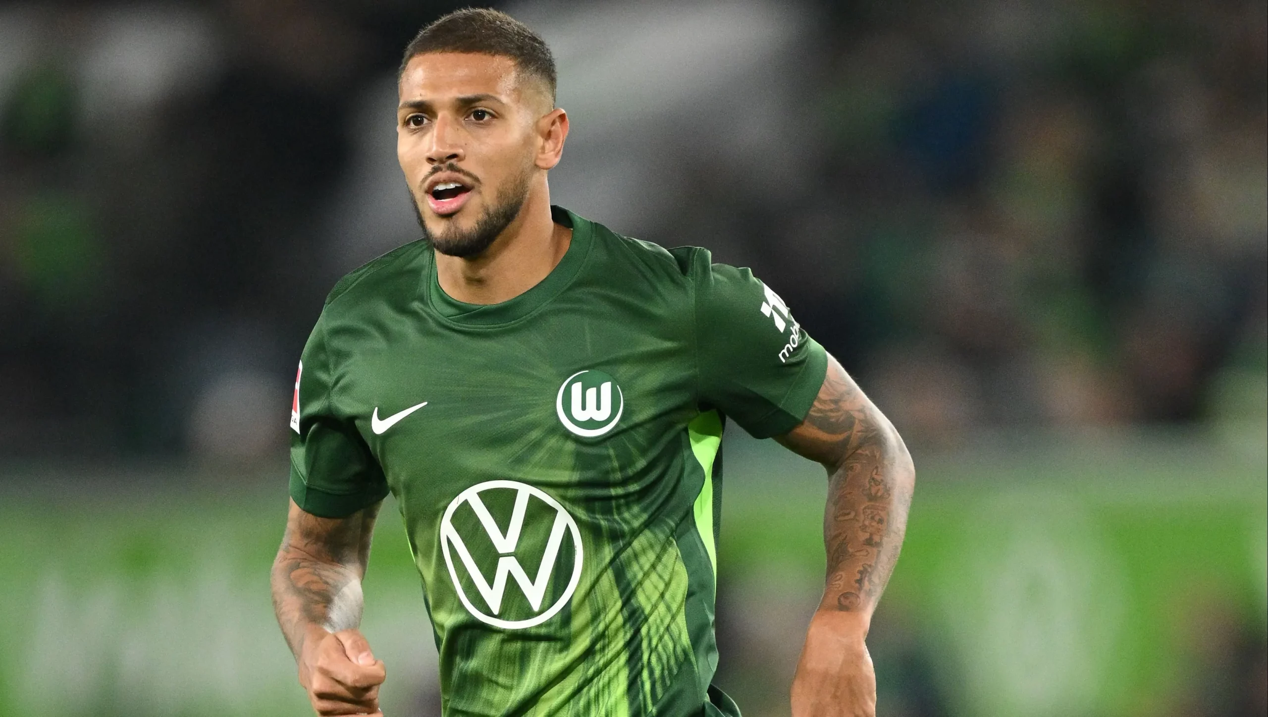 Volante brasileiro em ação Wolfsburg. Photo by Stuart Franklin/Getty Imagespelo