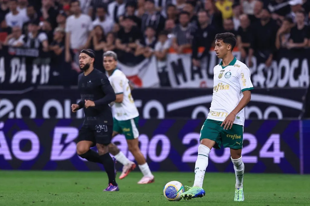 Vitor Reis jogador do Palmeiras