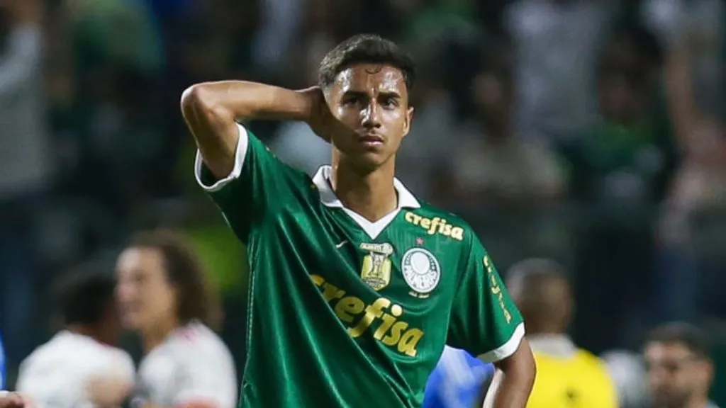 Vitor Reis em jogo pelo Palmeiras. Ricardo Moreira/Getty Images.