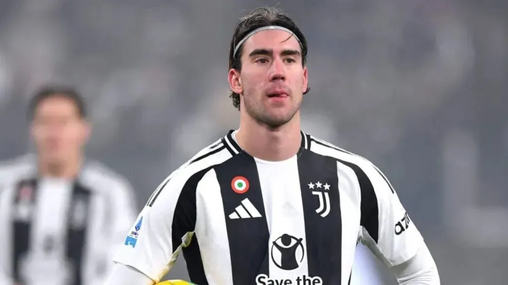 Vlahović em jogo da Juventus. Atacante deseja se transferir para a Premier League. Foto: Valerio Pennicino/Getty Images