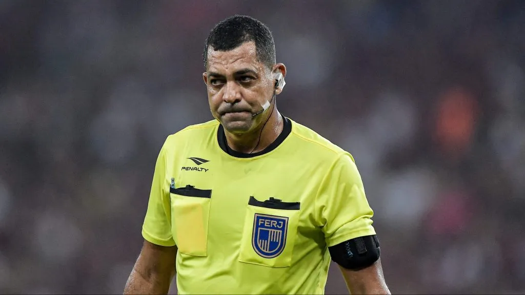 Wagner do Nascimento Magalhães foi o juiz do clássico