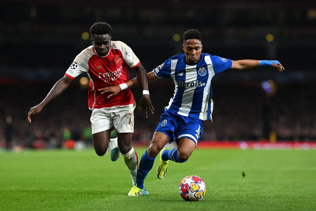 Wendell em partida contra o Arsenal. Photo by Shaun Botterill/Getty Images