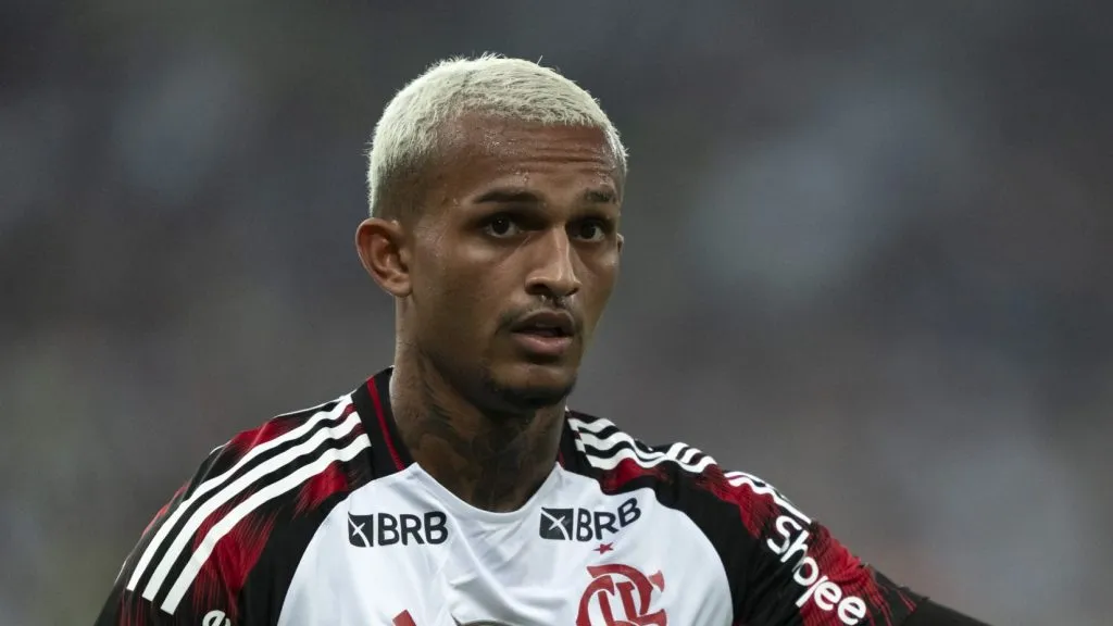 Foto: Jorge Rodrigues/AGIF – Lateral do Fla não vai ser reforço do Rubro-Negro da Itália.