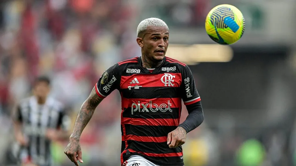 Wesley, lateral-direito do Flamengo – Foto: Thiago Ribeiro/AGIF