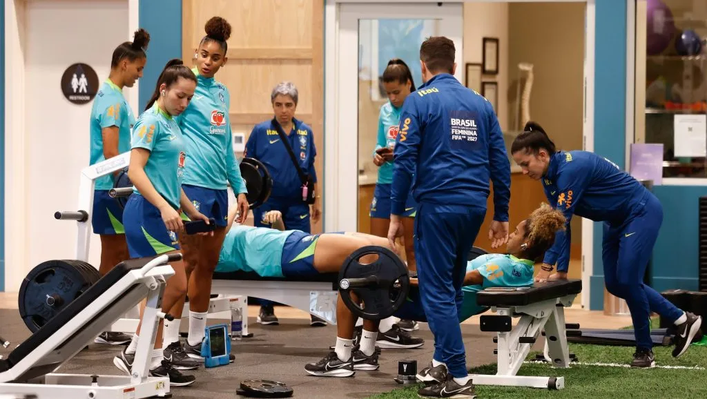Seleção Feminina realiza treino em academia em Los Angeles
