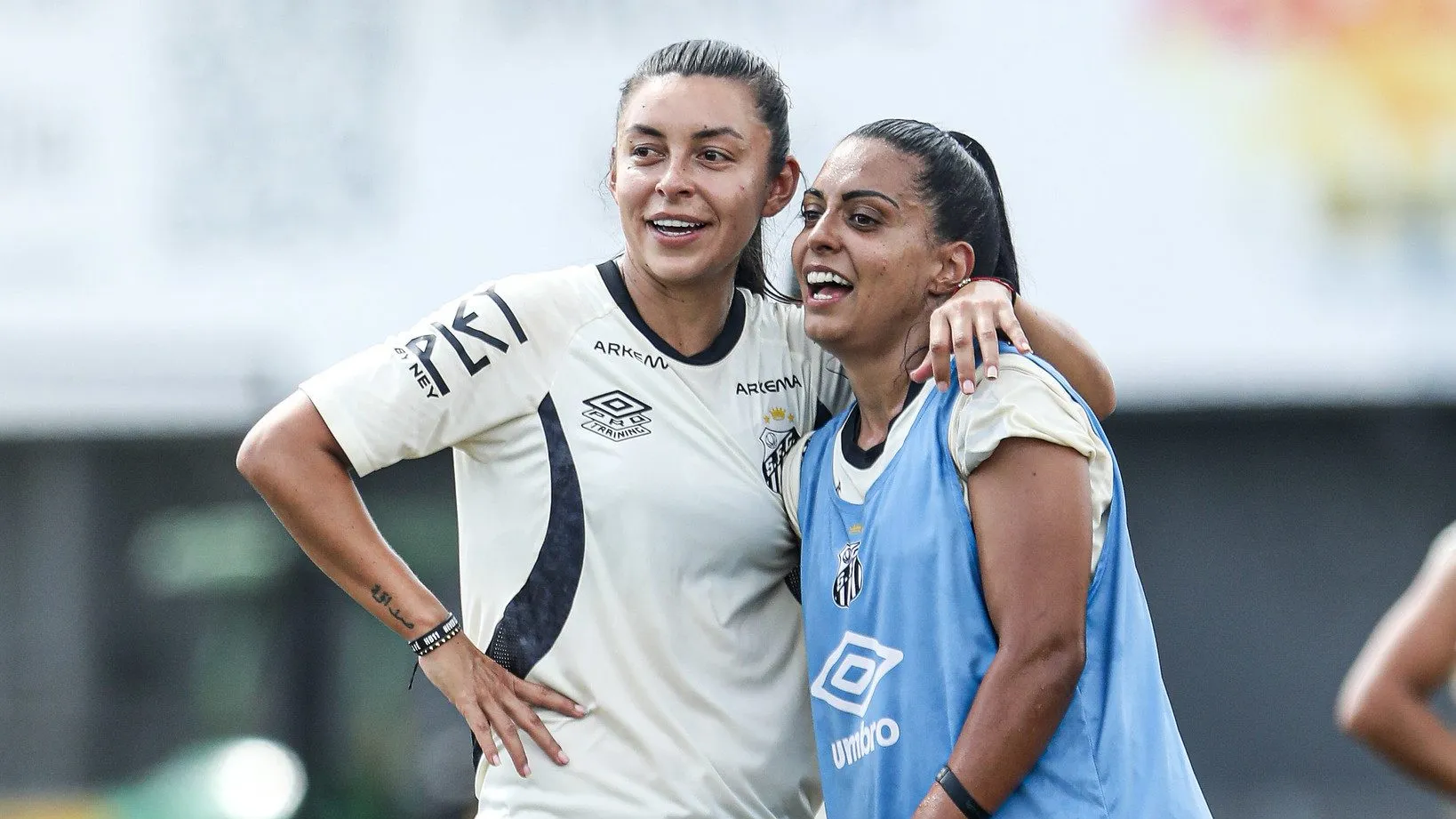 Yoreli e Suzane jogadora do Santos