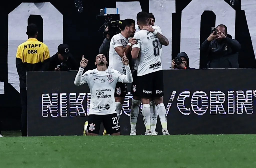 Yuri Alberto comemorando seu gol. Fabio Giannelli/AGIF