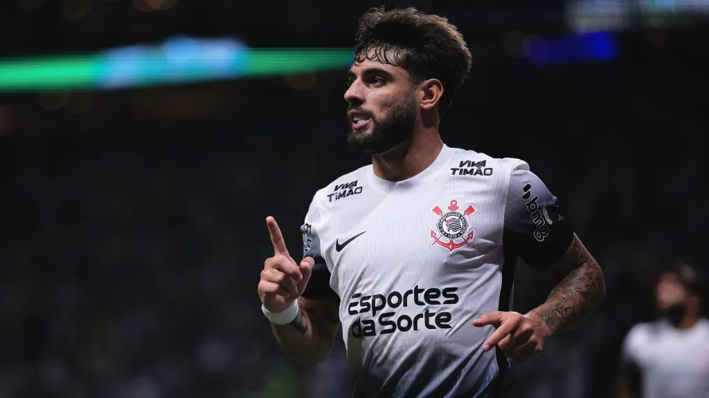 Yuri Alberto comemora gol no Allianz Parque