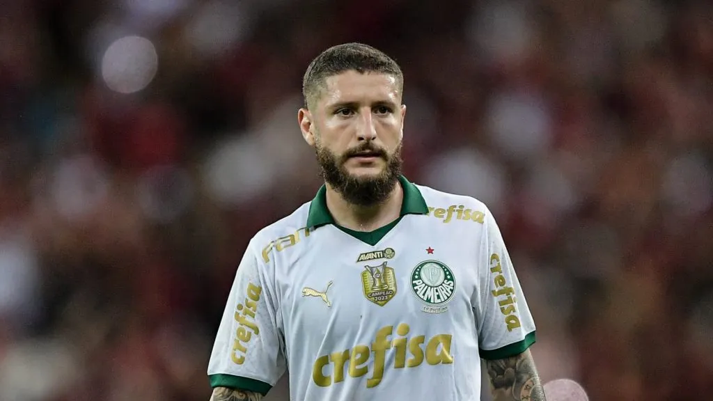 Foto: Thiago Ribeiro/AGIF – Léo Fontes acredita que o meia contratado possa ser Zé Rafael.