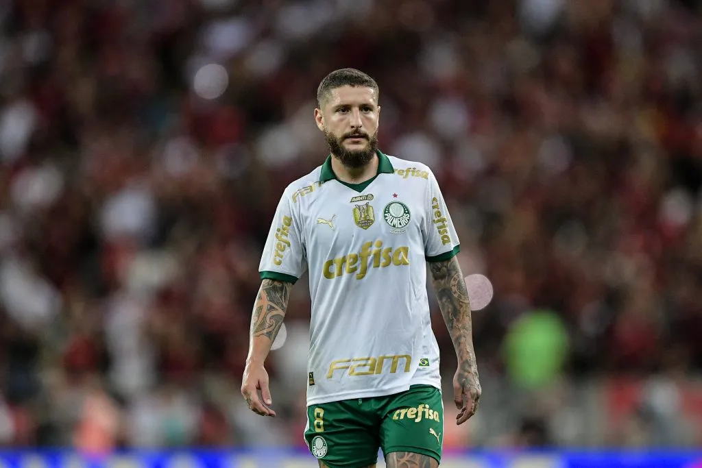 Zé Rafael pode não ser reforço do Santos em 2025