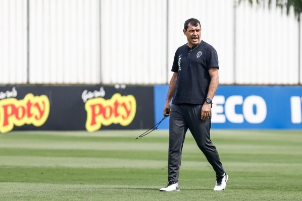 Foto: Rodrigo Gazzanel/Ag. Corinthians | Carille é defendido internamente, no Timão