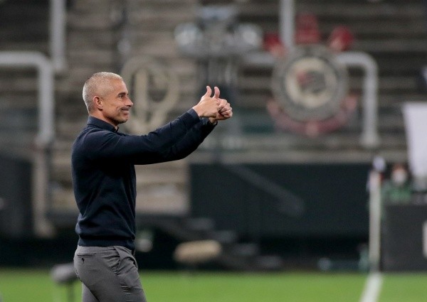 Foto: Rodrigo Coca – Agência Corinthians – Duilio está gostando do trabalho de Sylvinho e o técnico deve permanecer