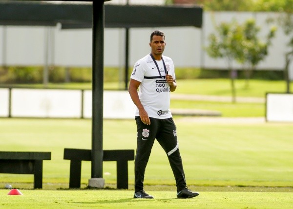 Foto: Rodrigo Coca/Ag. Corinthians | Por enquanto, Fernando Lázaro segue no comando
