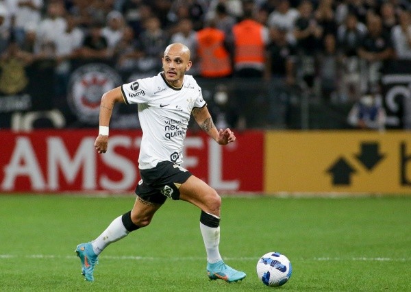 Foto: Rodrigo Coca/Ag. Corinthians | Fábio Santos pode estar vivendo seu último ano no Corinthians