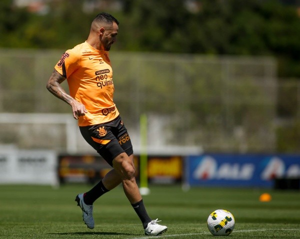 Foto: Rodrigo Coca/Ag.Corinthians – Renato Augusto participou do treino