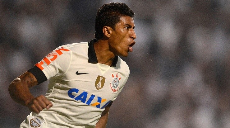 Paulinho atuou pelo Corinthians entre 2010 e 2013 (Foto: Mauro Horita/AGIF)