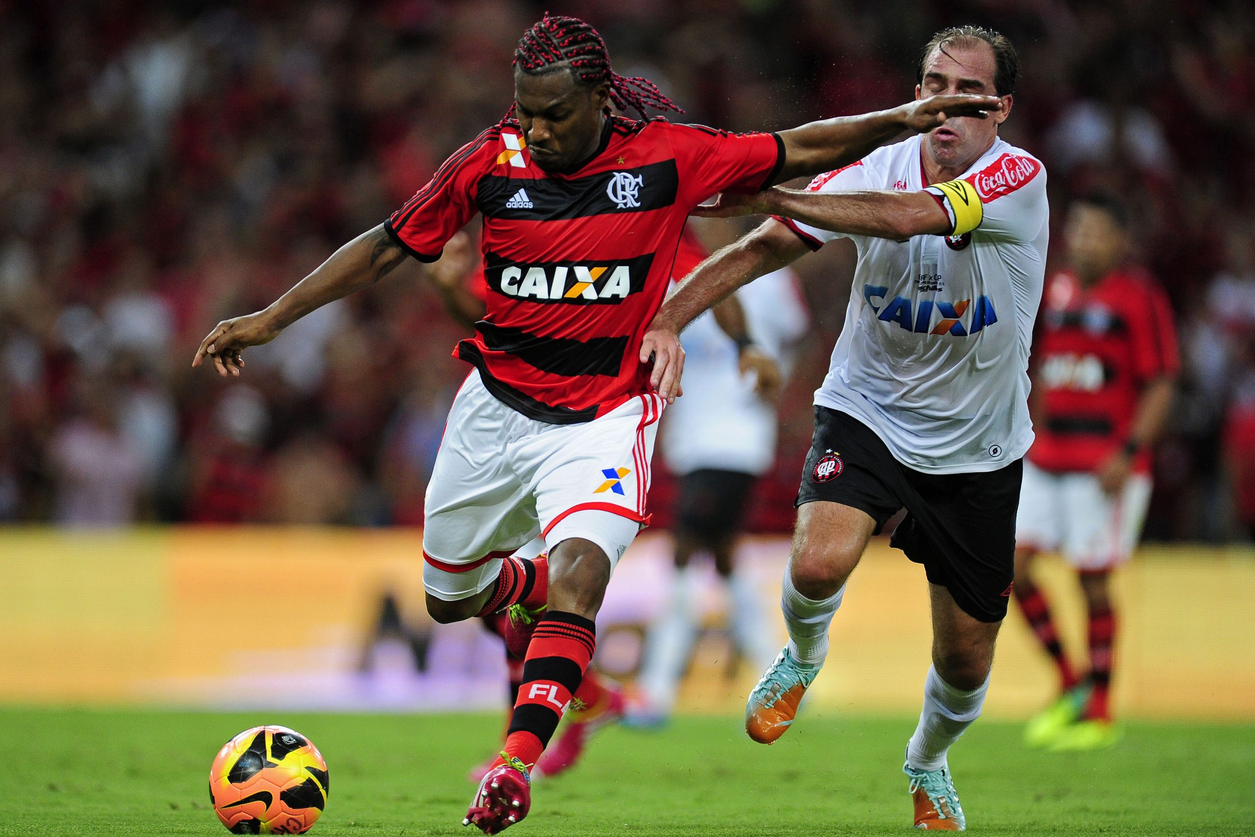 Agif/Heuler Andrey – Amaral acertou um belo chute em 2013