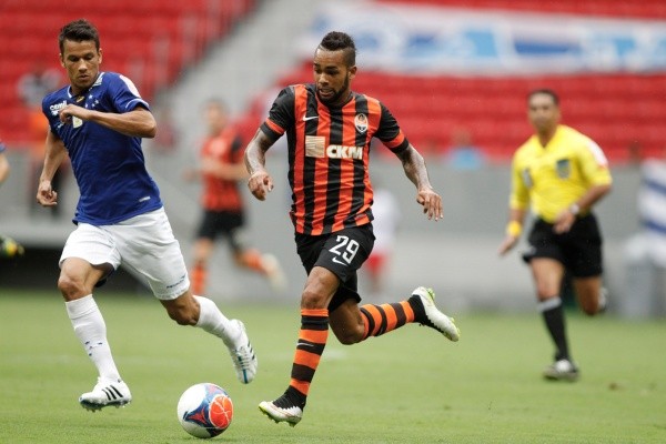 Alex Teixeira atuou com Willian no Shakhtar (Foto: Adalberto Marques/AGIF)