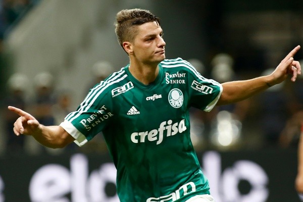 Foto: Daniel Vorley/AGIF – Girotto comemora gol que classificava Palmeiras às semifinais da Cdb de 2015