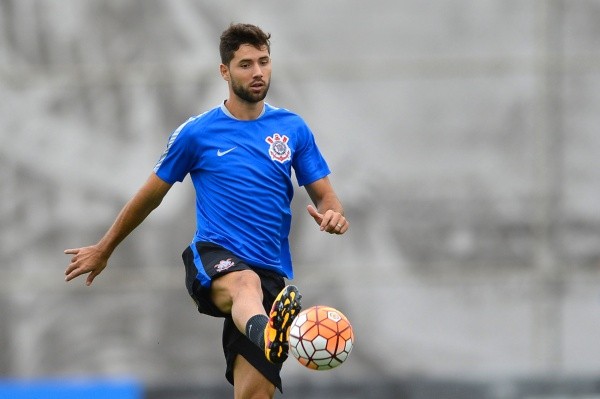 Foto: Mauro Horita/AGIF – Felipe pode estar de volta ao futebol brasileiro