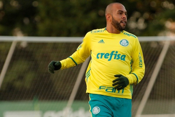 Foto: Daniel Vorley/AGIF – Alecsandro defendeu o Palmeiras entre 2015 e 2017