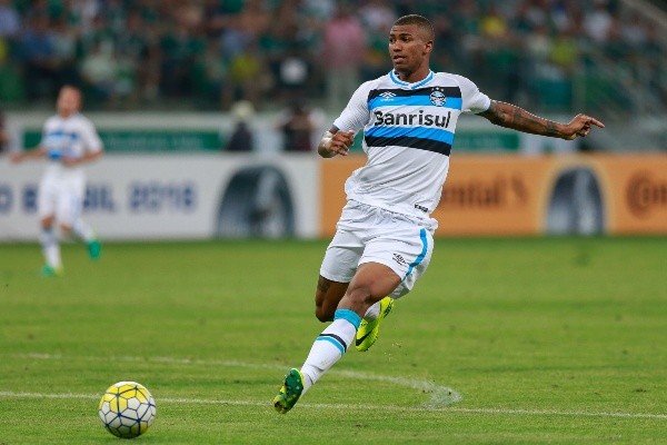 Walace pode voltar ao radar do Flamengo (Foto: Marcello Zambrana/AGIF)
