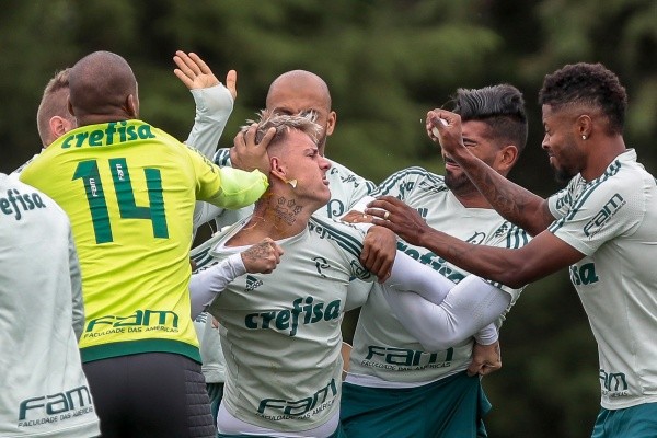 Foto: Ale Cabral/AGIF – Guedes levou trote “violento” na época do Palmeiras e Egídio relembrou dos detalhes