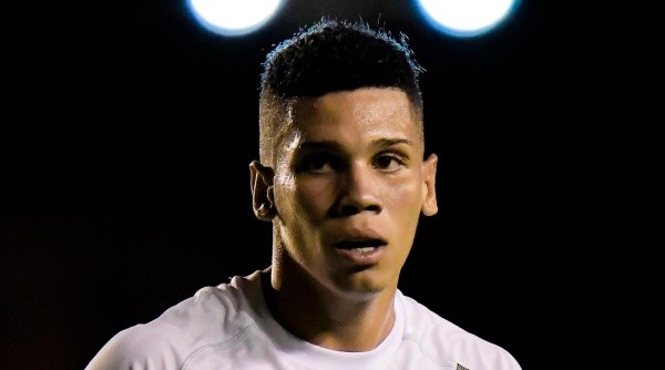 Paulinho virou alvo do Palmeiras para 2023 (Foto: Thiago Ribeiro/AGIF)