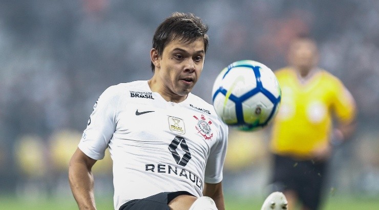 Foto: Marcello Zambrana/AGIF - Paraguaio foi campeão pelo Timão.