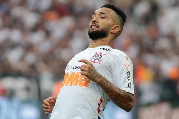 Foto:Marcello Zambrana/AGIF – Clayson atuou sob o comando de Carille no Corinthians entre 2017 e 2018
