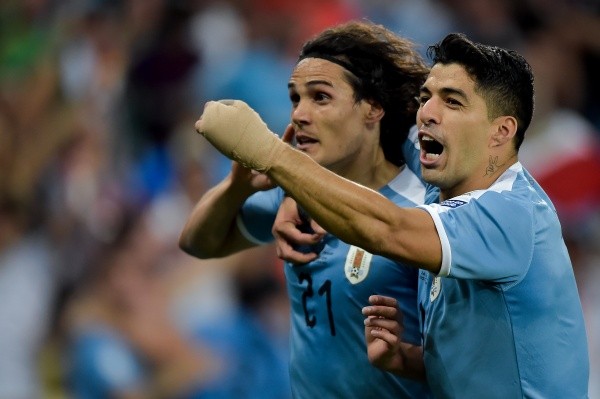 Foto: Thiago Ribeiro/AGIF – Cavani e Suárez estão no radar do Timão