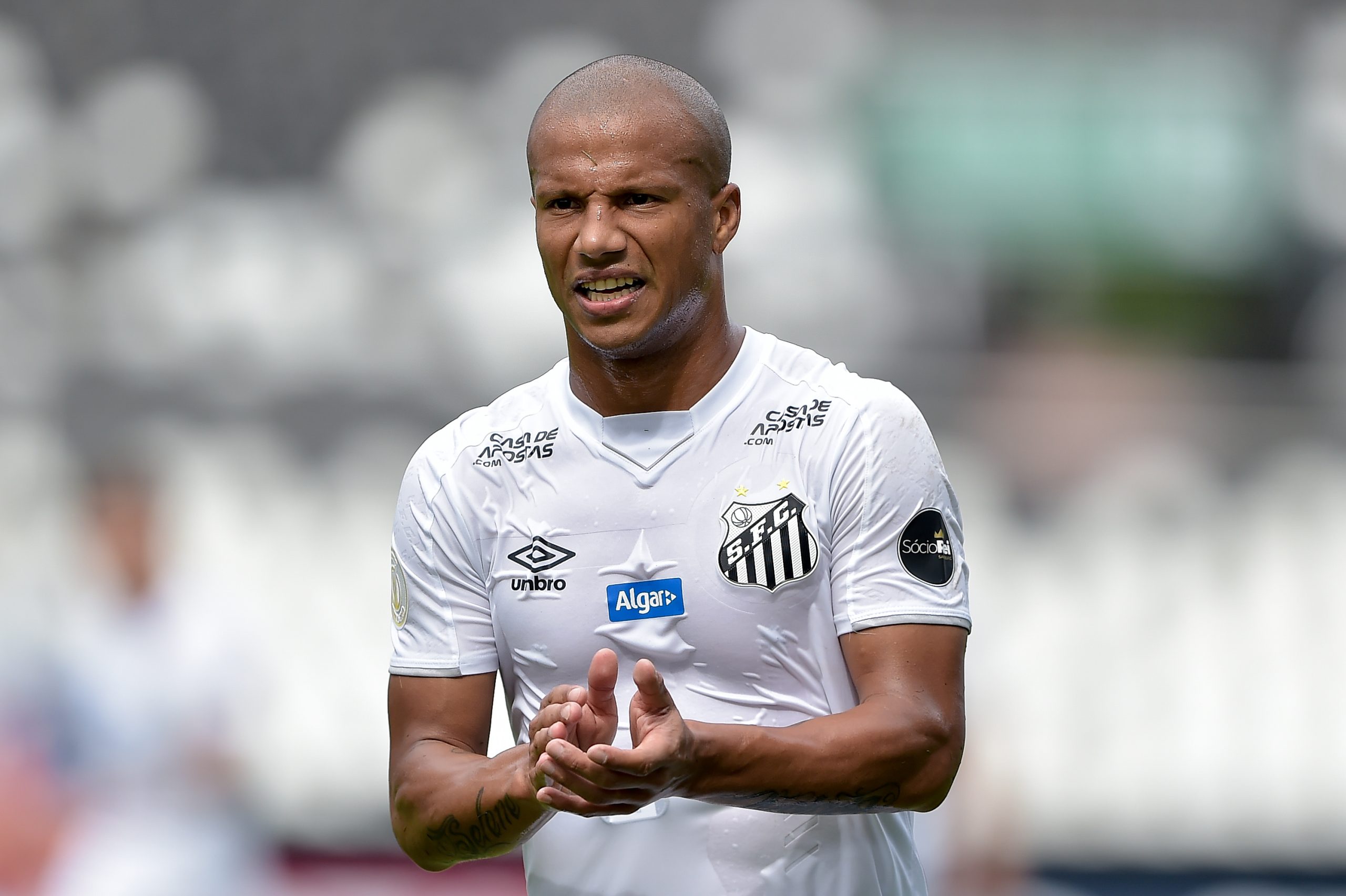 (Foto: Thiago Ribeiro/AGIF) Nicolás De la Cruz poderá vir para o Flamengo de graça
