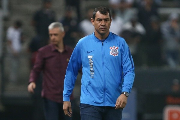 Foto: Marcello Zambrana/AGIF/ Fábio Carille quando comandava o Timão. 