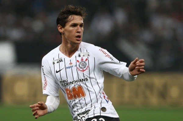 Mateus Vital pode ser aproveitado no Corinthians (Foto: Marcello Zambrana/AGIF)