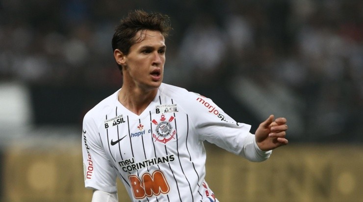 Mateus Vital está na mira do Santos. Foto:Marcello Zambrana/AGIF