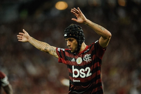 Foto: (Allan Carvalho/AGIF) - Enquanto esteve no Flamengo, Rafinha foi muito querido pela Nação Rubro-Negra