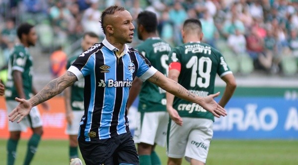 Éverton Cebolinha foi contratado pelo Flamengo (Foto: Bruno Ulivieri/AGIF)