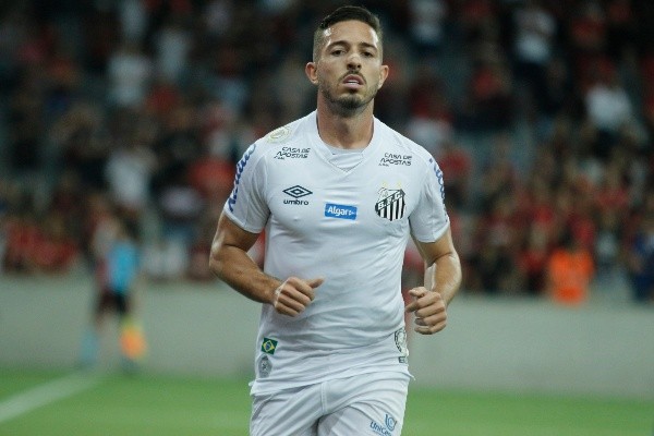 Foto: Gabriel Machado/AGIF – Jean Mota marcou o gol da vitória contra a Ferroviária