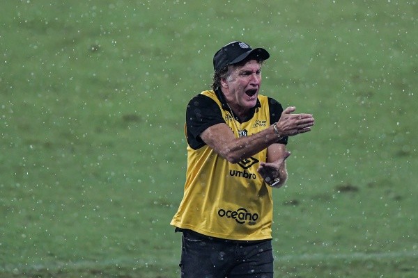 Foto: Thiago Ribeiro/AGIF – Cuca foi finalista da Libertadores com o Santos