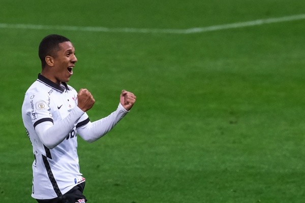 Foto: Marcello Zambrana/AGIF – Matheus Davó fez apenas sete partidas com a camisa do Corinthians em 2020