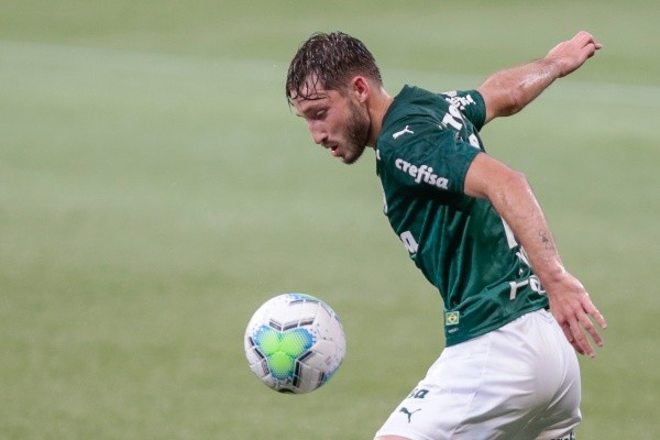 Foto: Marcello Zambrana/AGIF – Matías Viña, do Uruguai, defendeu o Palmeiras até o meio de 2021